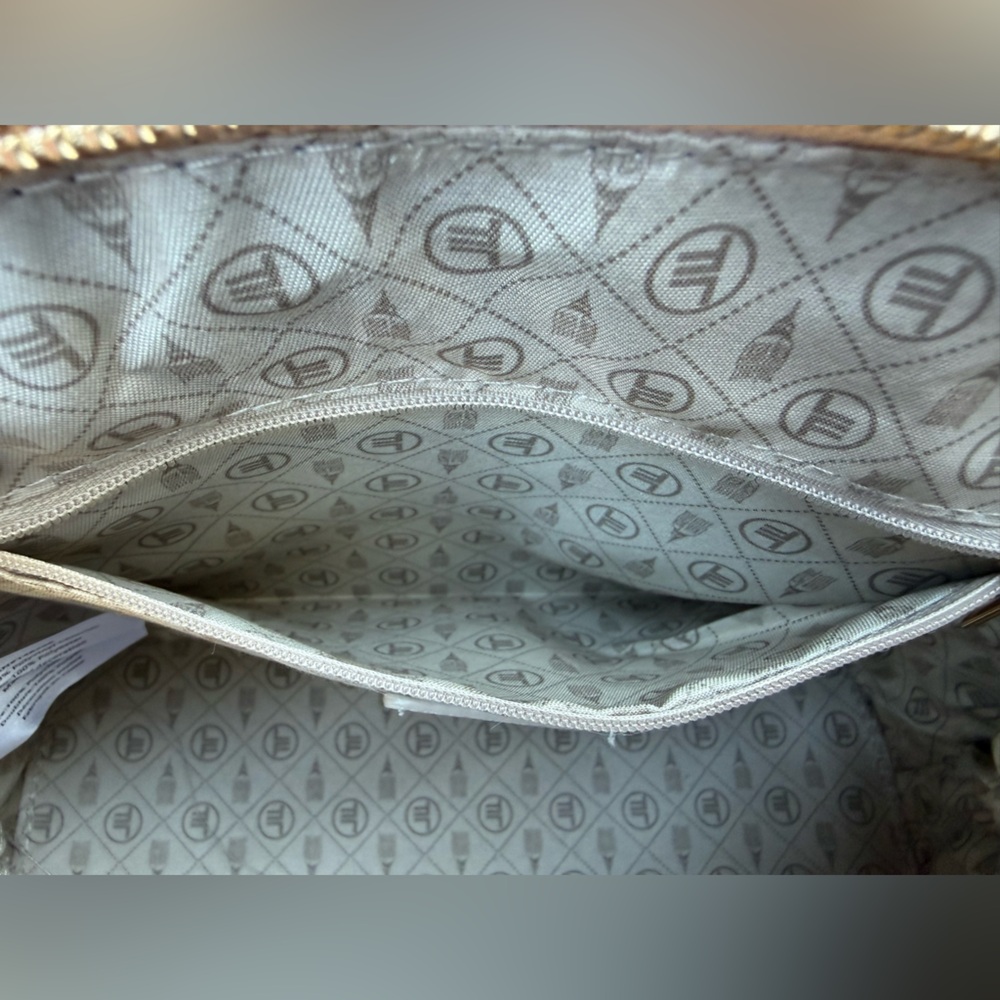 London Fog Cream EVE Dome Satchel - Picture 15 of 16